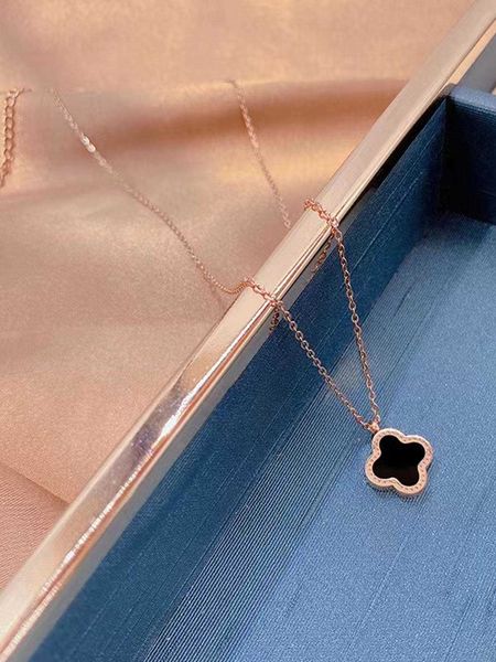 

women's accessories flower pendant necklace, Golden;silver