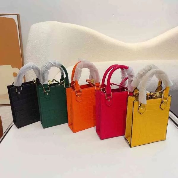 

mini tote crossbody bags wallet for women brand designer shoulder clutch strap single messengers mobile phone purses 2023, Black;red