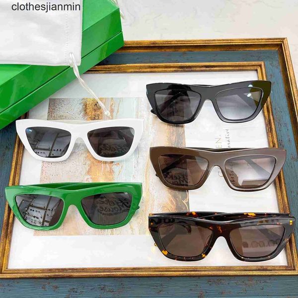

2023 fashion design sunglasses %80 factory wholesale and retail new b plate cat's eye sunglass ins net red same face small sunglass bv1, White;black
