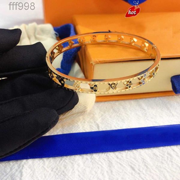 

bracelet plated wristband charm designer women bangle letter bracelets stainless steel 18k gold luxury party gifts accessories jewelry csmx, Black