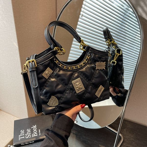 

factory wholesale ladies shoulder bags 2 colors street trend rivet handbags large wear-resistant soft leather handbag popular sewing diamond