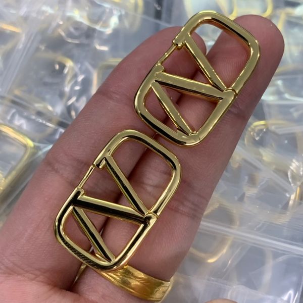 

woman v logo stud earrings letter v gold internet celebrity hoop earing designer pearl orecchini luxury women latest colors jewelry 668, Golden