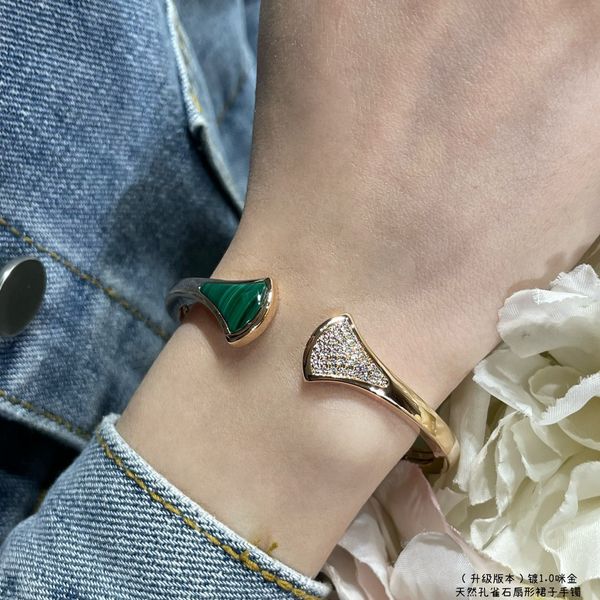 

classic fritillaria designer bracelet elegant plaid with diamonds fashion women's h letter bracelets wedding party special designer jew, Golden;silver