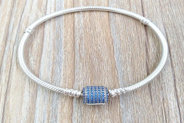 

signature clasp bracelet royal-blue crystal authentic 925 sterling silver fits european style jewelry charms & beads andy jewel 590723ncb145, Golden;silver