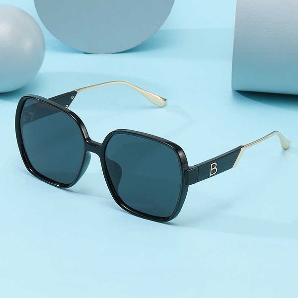 

fashionable and slim with large frame travel anti uv glare polarized driving trendy sunglasses for women, White;black