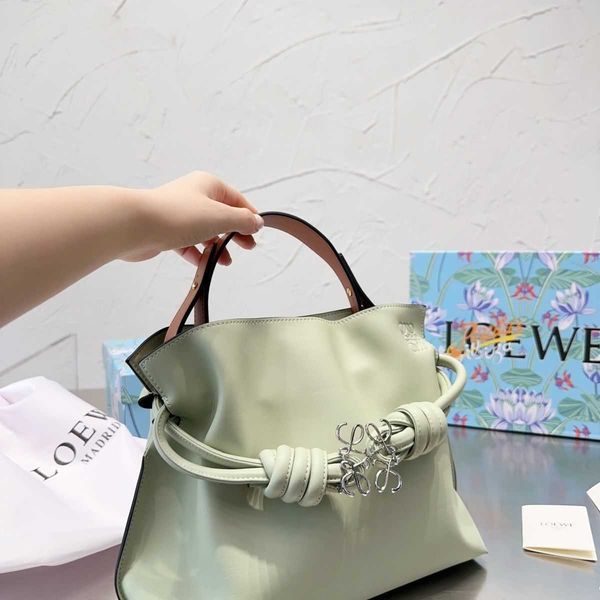

anagram designers bags loewesy french high beauty bucket bag 2023 new light luxury high grade shoulder bag versatile western style crossbody
