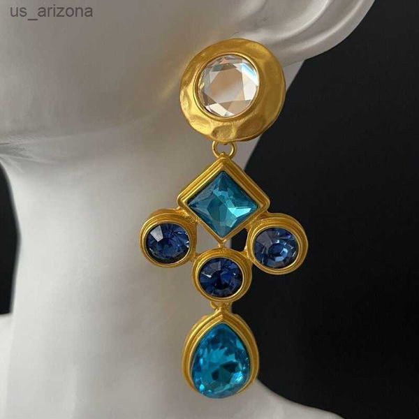 

medieval rhinestone square water drop earrings with stylish and exaggerated personality retro palace style accessories l230620, Golden;silver