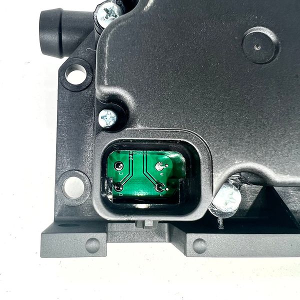 

new for tesla medel x warm air water valve 1064225-00-b 1064225-00-c 1064225-00-e