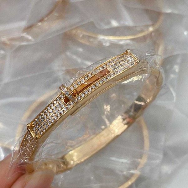 

cnc full v gold plated h home rotary buckle diamond kelly bracelet, Golden;silver