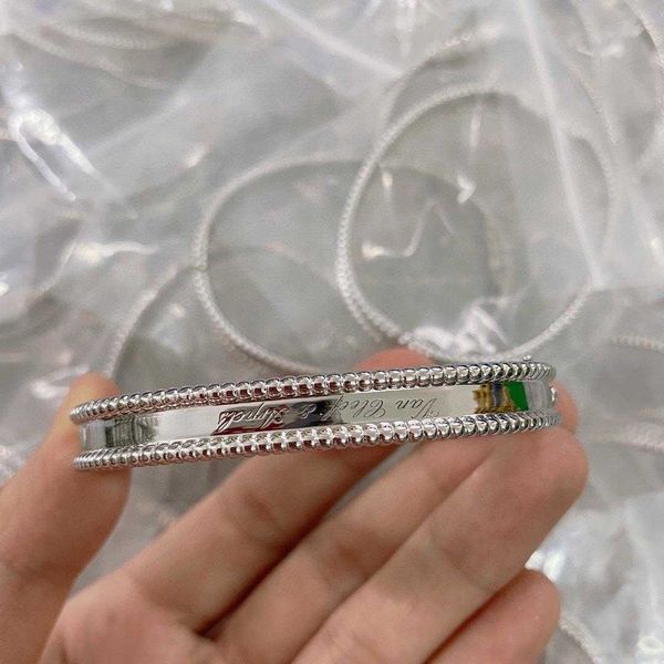 

v gold plated kaleidoscope signature fashion lucky grass versatile bracelet, Golden;silver