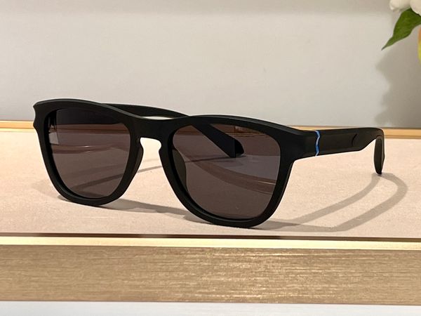 

sunglasses for men and women summer 7555 style anti-ultraviolet retro plate fashion glasses random box, White;black