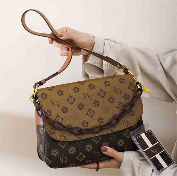 

luxury bags red large capacity style printed wide shoulder belt messenger chain