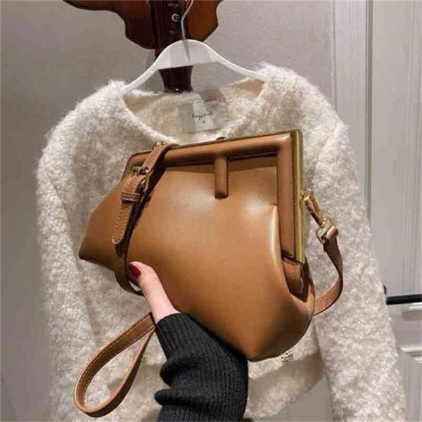 

2023 new luxury bags cloud solid color clip simple and messenger