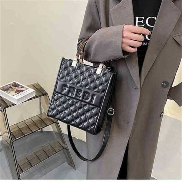 

2023 new luxury bags texture lingge portable trend