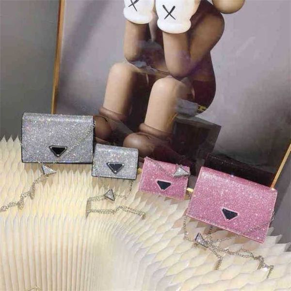 

2023 new luxury bags spring and diamond inlaid feeling messenger chain small