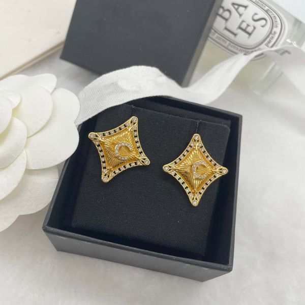 

2023 luxury quality charm stud earring with rhombus shape with diamond in 18k gold plated have box stamp ps7367b, Golden