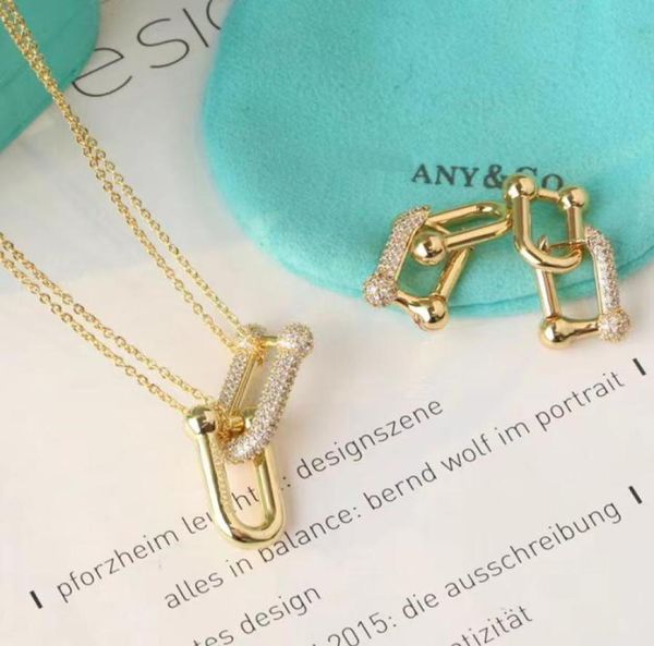 

luxury designer necklace shiny diamond pendant fashion metal pendants necklaces designers jewelry popular ladies men love pendant 7461321, Silver