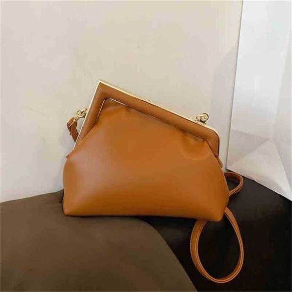 

2023 luxury bags sense niche messenger red chain