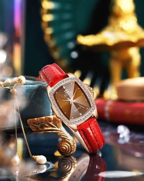 

women belt watch watches luxury vintage square diamond set simple rhinestone quartz watch, Slivery;brown