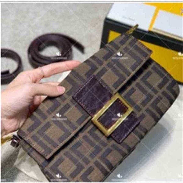 

2023 new luxury bags french minority middle flower female leather staff vintage
