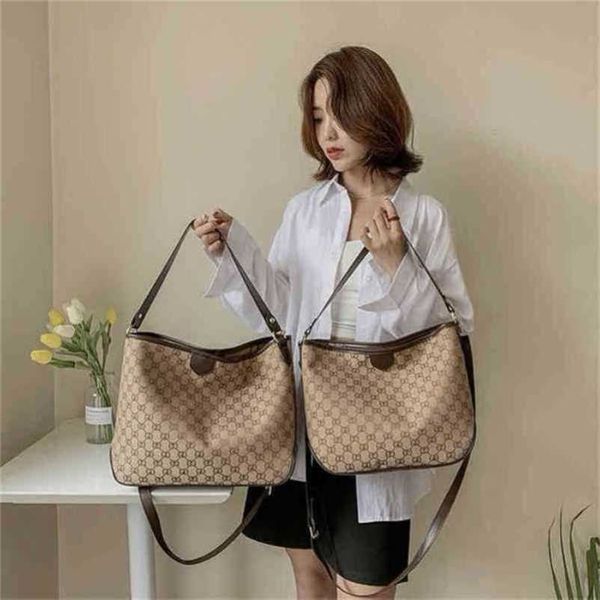 

2023 new luxury bags capacity texture underarm simple shoulder