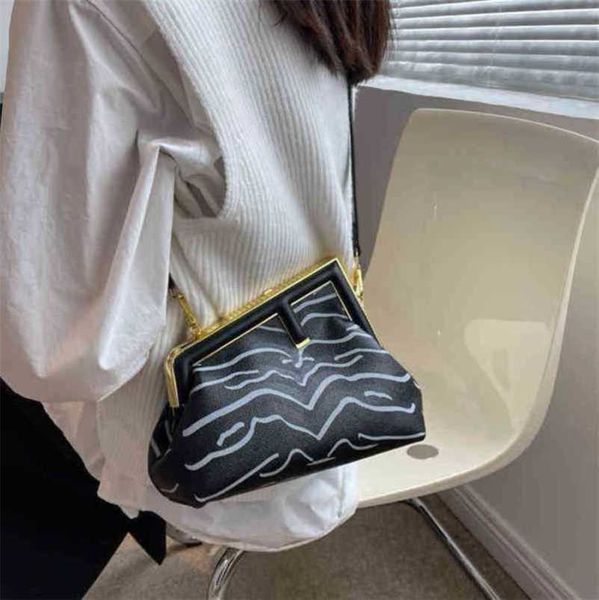 

designer luxury bags niche striped texture clip on saddle