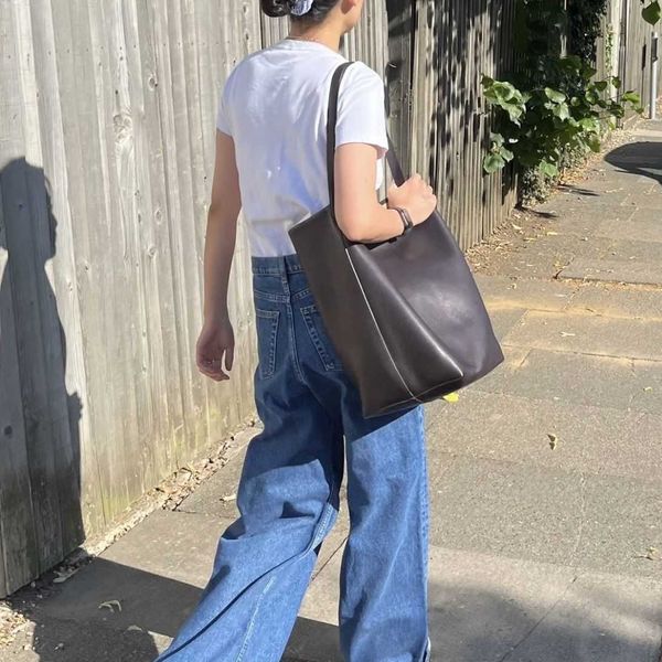 

the row bag leather large capacity one shoulder bucket bag large tote bag fashion leisure commuter bag female lm49