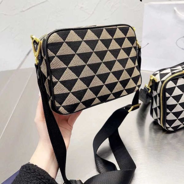 

2023 factory direct sales prad classic triangle saffiano one shoulder crossbody small square camera bag unisex