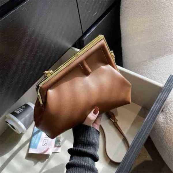 

2023 new luxury bags trend irregular early spring messenger shoulder clip cloud