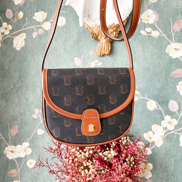 

genuine leather celiny sign hasp saddle shoulder bag luxury designer cool teen triomphe clutch crossbody bag womens mens besace weekend mess