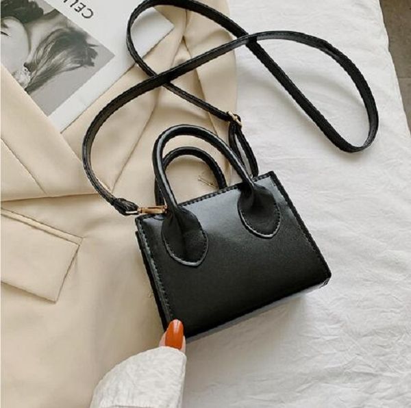 

popular texture small square bag new popular retro mini handbag art crowd with a single shoulder crossbody bag for women 02