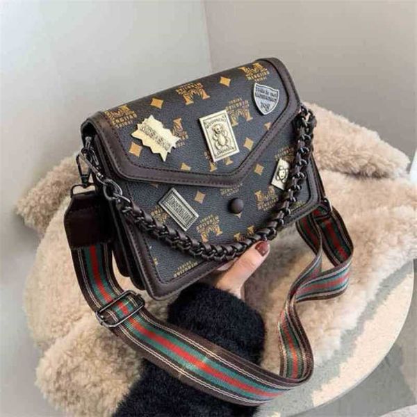 

2023 new luxury bags messenger korean letter wide shoulder belt trend small square women