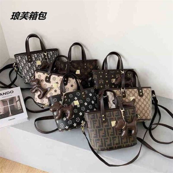 

luxury bags old flower pony pendant hand same live broadcast messenger