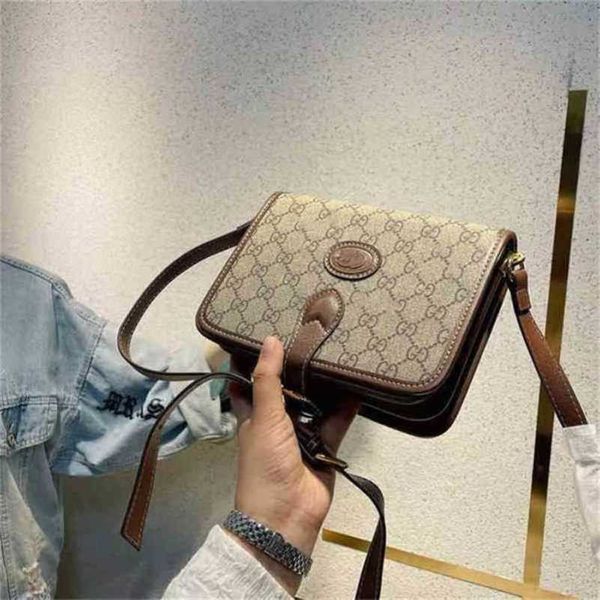 

2023 luxury bags classic old flower female postman with printed letters the