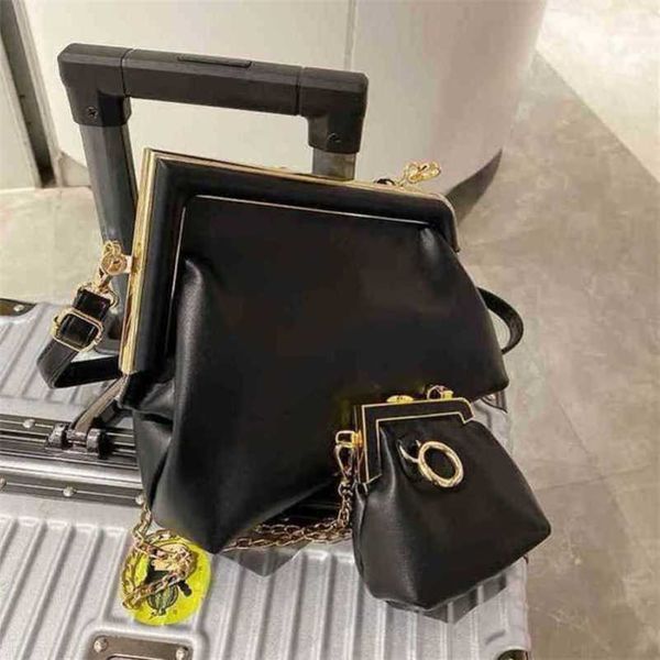 

2023 luxury bags and texture female minority messenger sense mini