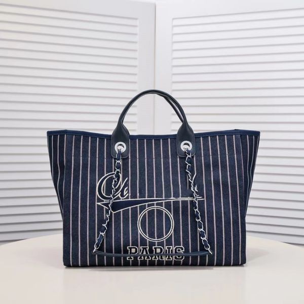 

designer larger tote beach bag single shoulder bag canvas women's luxury bag shopping bag with chain holiday handbag linen nylon print