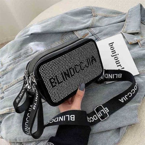 

2023 new luxury bags trend red black texture camera broadband small square