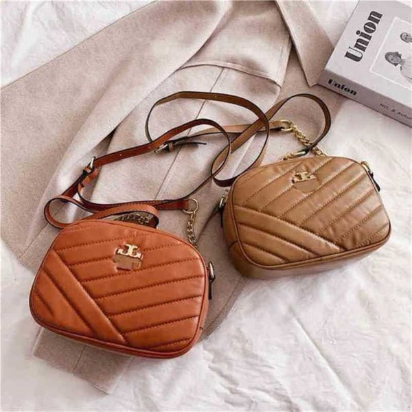 

2023 new luxury bags early texture large soft camera square