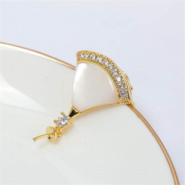 

pins brooches copper plated gold inlaid with zircon shell pearl brooch accessories empty support temperament trend female 230727, Gray