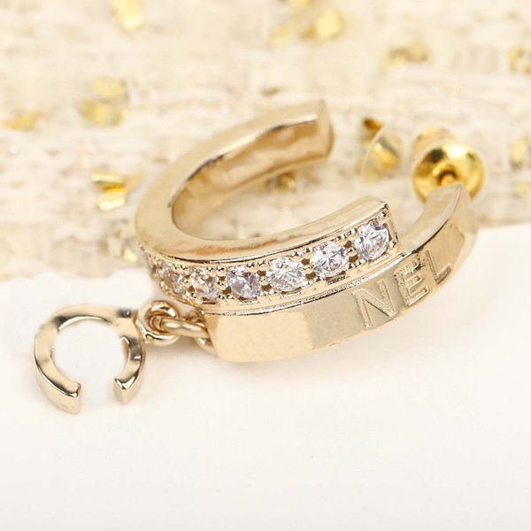 

2023 luxury quality charm drop earring with diamond round shape and words design have box stamp ps7376b, Golden