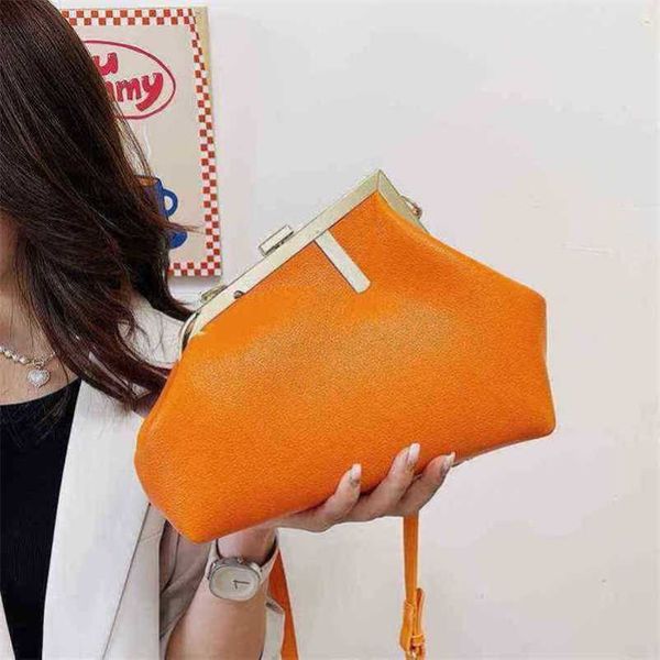 

2023 new luxury bags simple cloud personality trend shoulder style solid color clip messenger