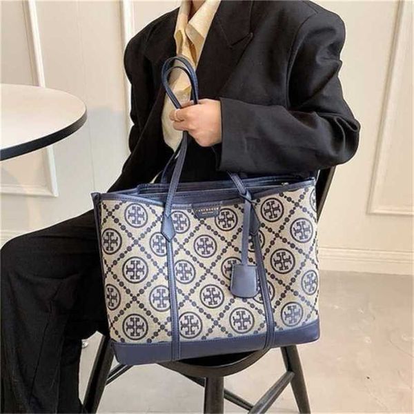 

2023 new luxury bags embroidered canvas old flower shopping crossbody