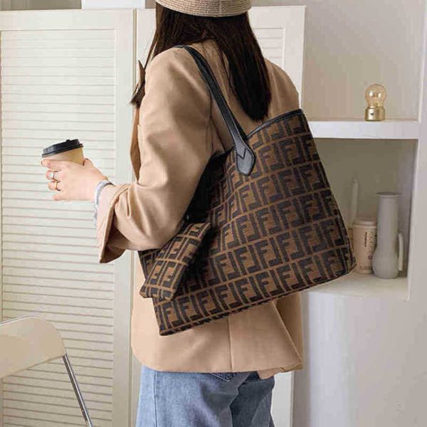 

2023 new luxury bags capacity red advanced portable