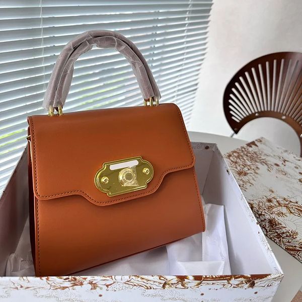 

designer bag luxury fashion jewelry straddle messenger bag shoulder bag black square bag baroque white fashion bag chain shoulder bag