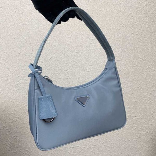 

2023 factory direct sales classic fashion versatile hobo triangle nylon fabric half moon medieval club single shoulder underarm handheld wom