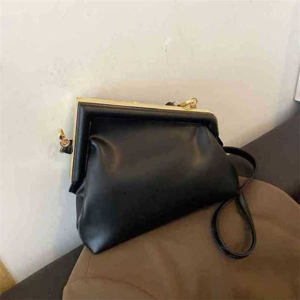 

2023 luxury bags sense niche messenger red shoulder chain vejy