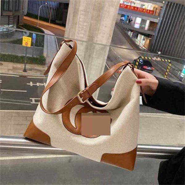 

2023 luxury bags capacity contrast color simple messenger