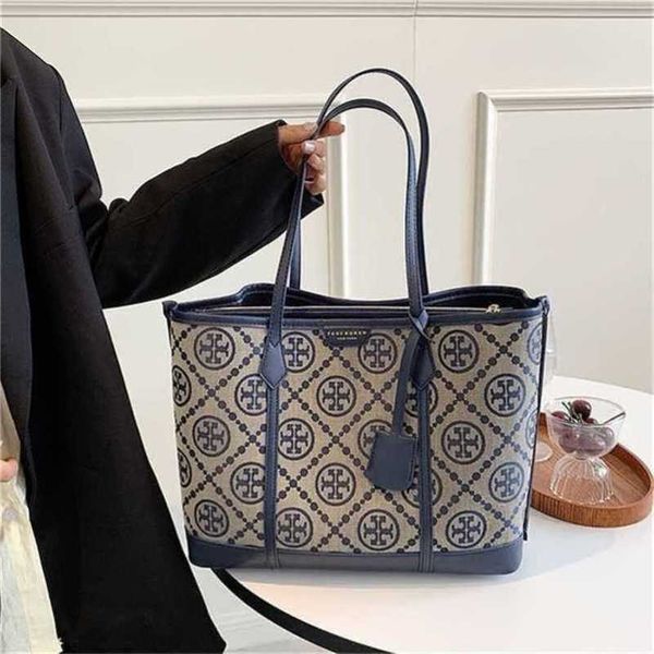 

2023 luxury bags red same and printed diagonal shopping trend classic