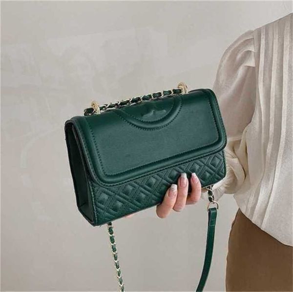 

spring lingge large diagonal span flap and simple shoulder