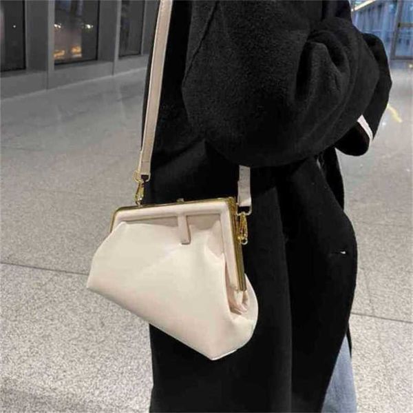 

2023 new luxury bags trend irregular early spring messenger clip cloud